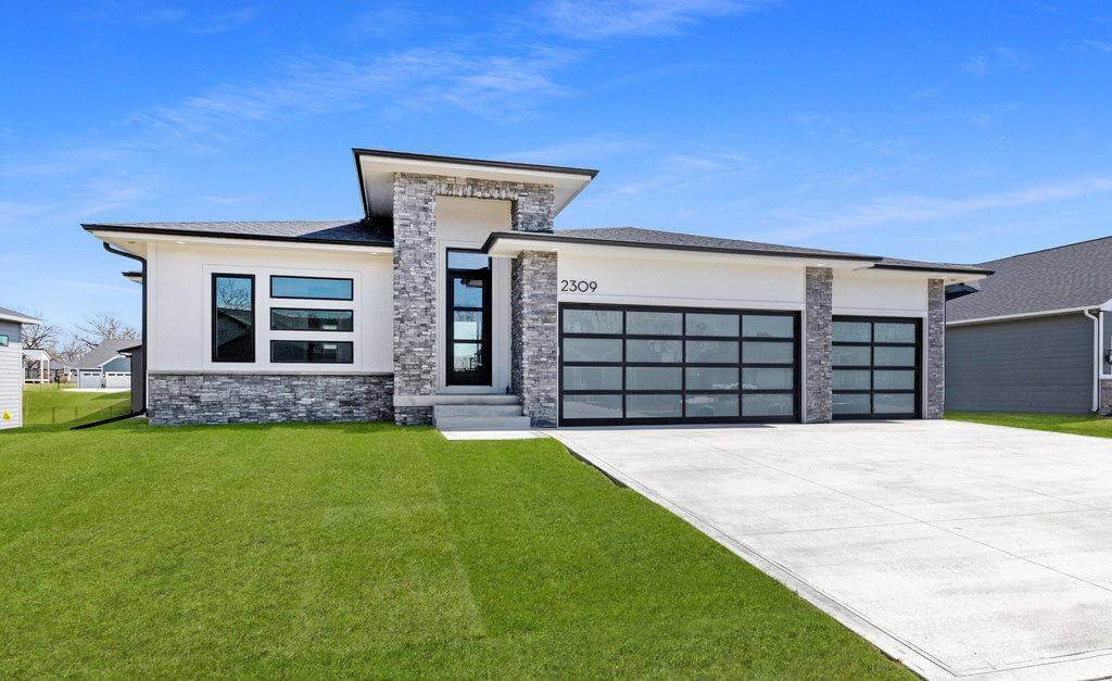 Frontside view of KRM custom home