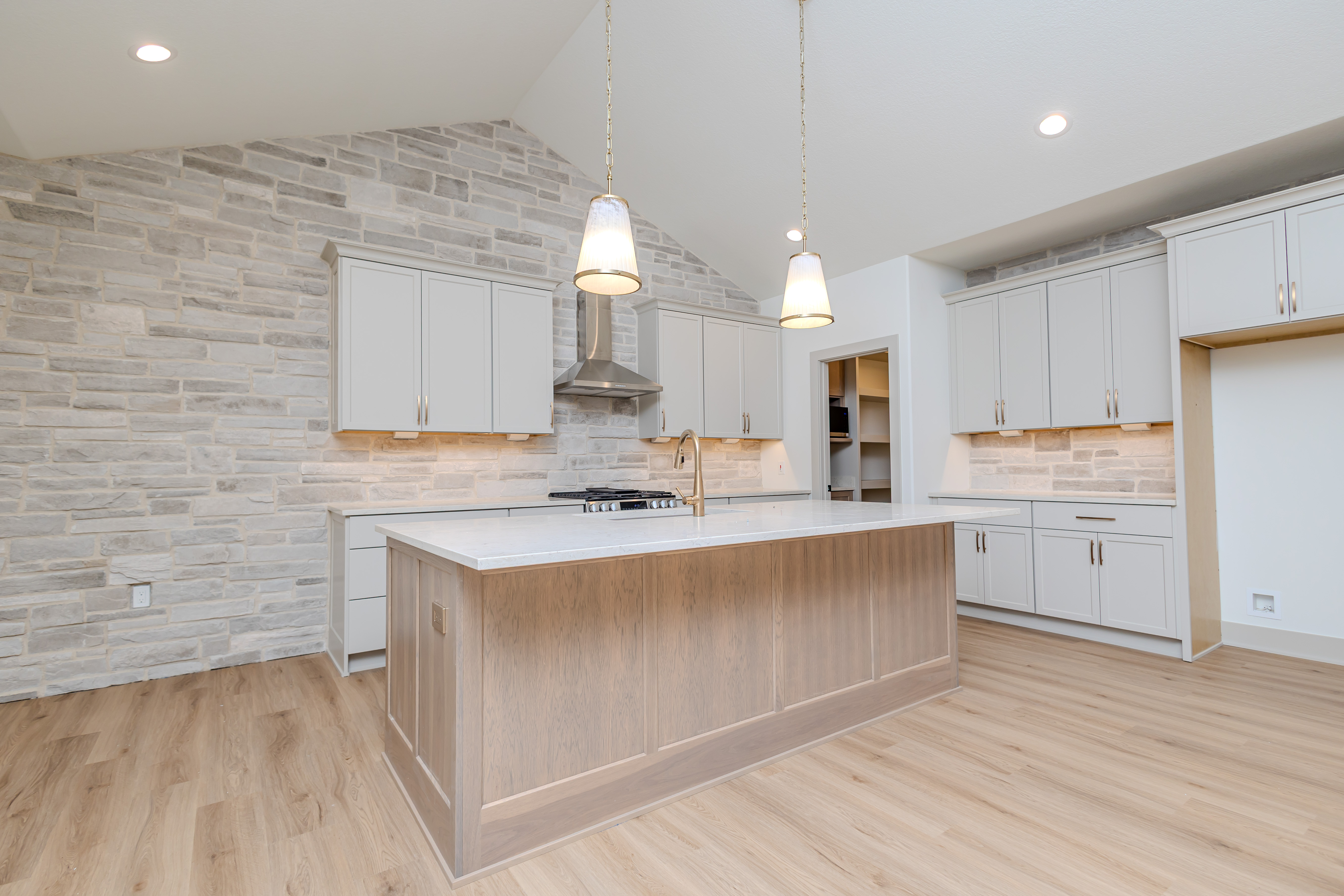 875 Harrington kitchen